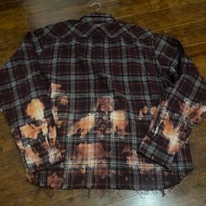 New with tag THE SAKI PLAID SHIRT
by orolosangeles.com size M